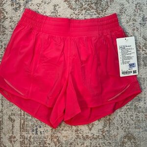 NWT Lululemon Hotty Hot HR Short 4” Lined